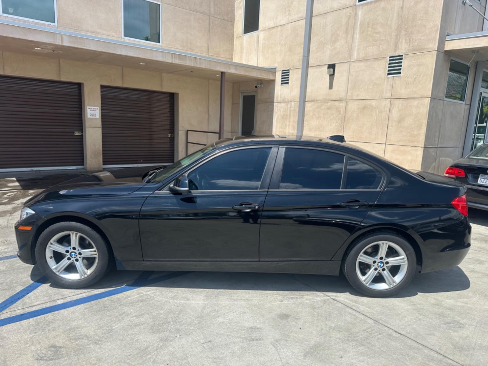 2015 Black Metallic /Black BMW 3-Series 328i SULEV (WBA3C1C58FK) with an 2.0L L4 DOHC 16V engine, 8-Speed Automatic transmission, located at 30 S. Berkeley Avenue, Pasadena, CA, 91107, (626) 248-7567, 34.145447, -118.109398 - Navigation! Leather Seats! Moon-roof! Back up Camera! This 2015 BMW 3-Series 328i SULEV looks and drives well. We can help! We are the bank. All our cars are thoroughly inspected and reconditioned by our technicians. FREE CARFAX report. Stop by or call to speak with our friendly staff. Whether you h - Photo #2